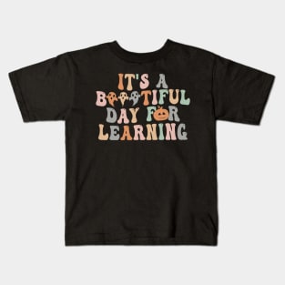 It's A Beautiful Day For Learning Groovy Halloween Teacher T-Shirt Kids T-Shirt